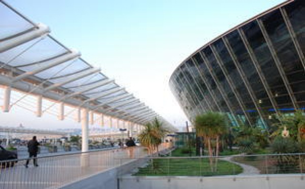 NOUVELLE LIGNE DE BUS AEROPORT DE NICE VERS ANTIBES JUAN-LES-PINS