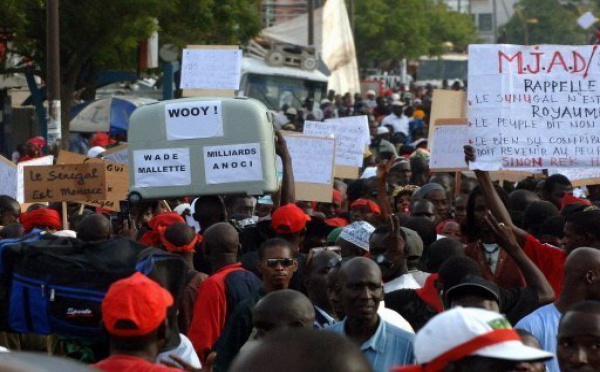 Marche contre la mal gouvernance : l’opposition sénégalaise appuie sur la sonnette d’alarme