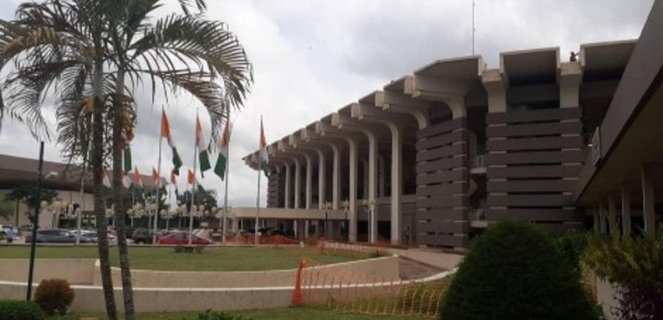 Hub franco-ivoirien pour un diplôme français en Afrique