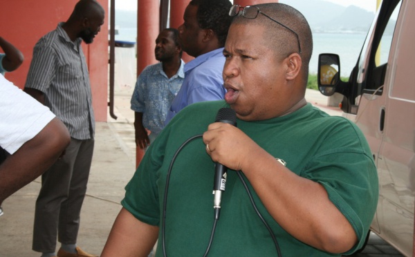 LES INSTITUTEURS DE MAYOTTE EN GREVE POUR RECLAMER L’EGALITE REPUBLICAINE