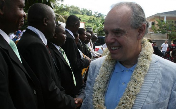 MAYOTTE : Visite de Frédéric Mitterrand, ministre de la Culture et de la Communication