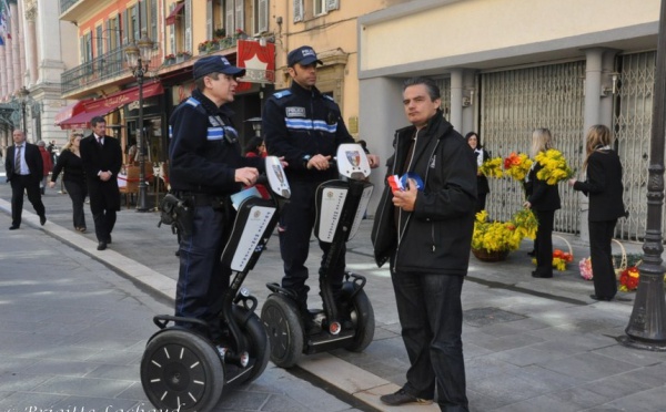 NICE - UN BRAQUEUR ARME INTERPELLE PAR LA POLICE MUNICIPALE