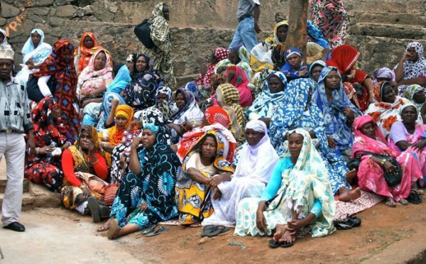 Mayotte: Obsèques d'Ali El Anziz, décédé lors d'une manifestation contre la vie chère