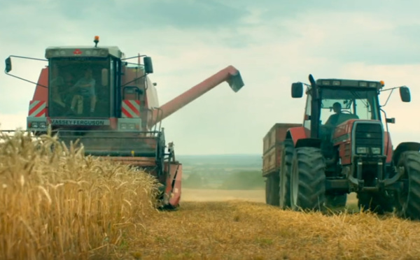 "Au nom de la Terre" : améliorer les conditions de vie des agriculteurs, une utopie ?