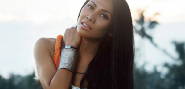 Anggun revient avec A nos enfants